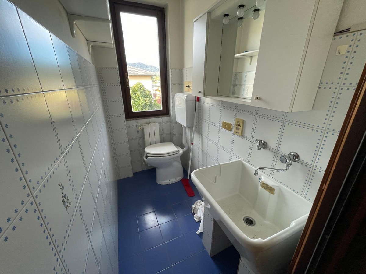 WhatsApp Image 2025-10-27 at 12.42.37 (1)